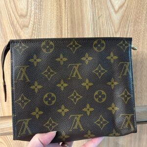 Auth Louis Vuitton Toiletry Pouch 19 Brown Canvas Monogram Coated used